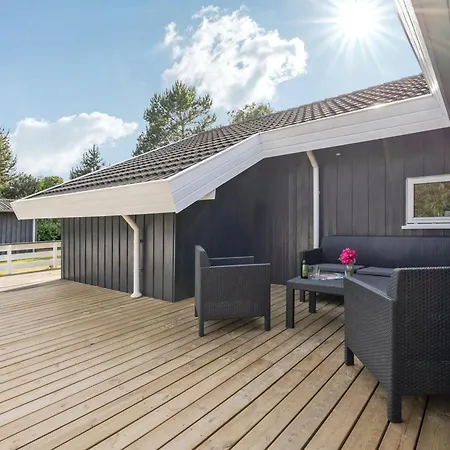 Bruno - 200m From The Sea By Interhome